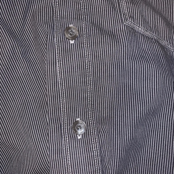 Size M Tommy Bahama Button Down Shirt - Picture 4 of 4